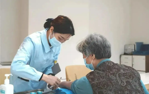 七部門發文：推進長期照護專業化、職業化發展