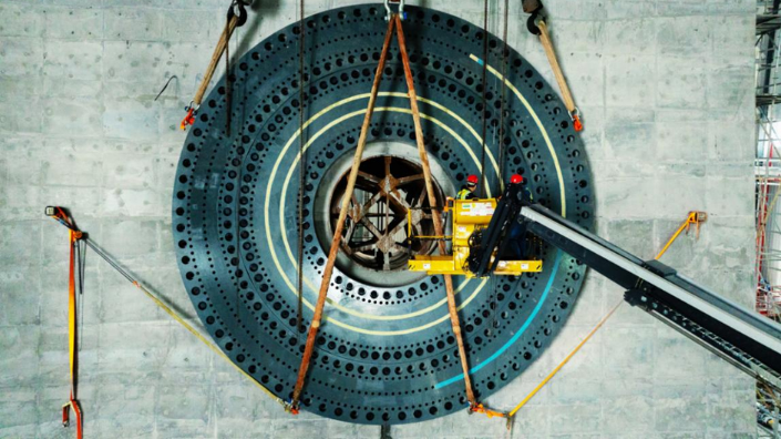 海上風電“安全衛士”在鋼架間“把脈”新能源