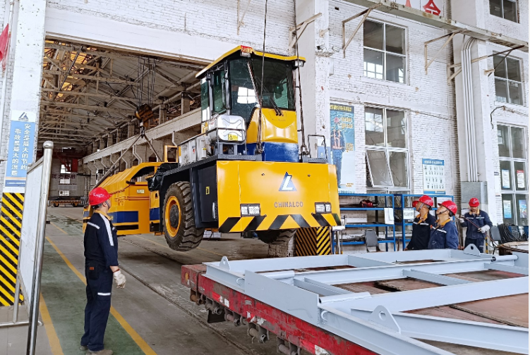 突破極寒運輸技術瓶頸 “中鋁造”陽極車正式交付