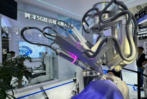 全球首個5G遠程手術機器人問世 協同創新成就高端醫療器械“中國智造”