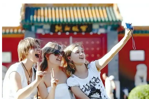 架起交往交流、相知相近的重要橋梁——“中國經濟圓桌會”共話“中國游”