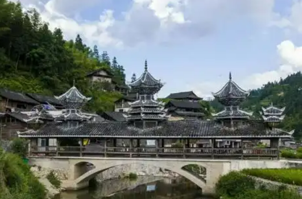文旅熱：“寶藏小城”緣何不斷擴容？