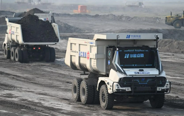 全球首個百臺無人電動礦卡集群“華能睿馳”落地內蒙古伊敏
