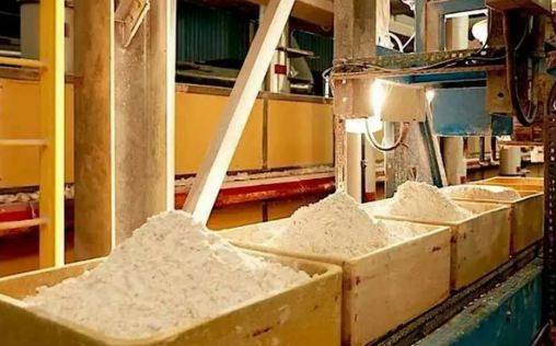 商務部新聞發言人就中重稀土出口管制措施答記者問