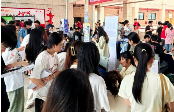 如何促進人才供需精準對接？