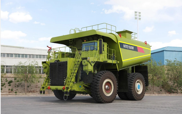 國內最大智能型礦用灑水車助力綠色礦山建設