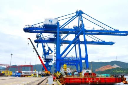 “無人碼頭”運輸忙 科技賦能港口提“智”增效