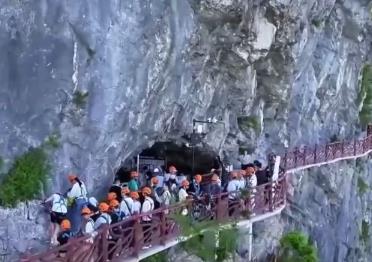 古老習俗“活”起來、“避暑+探險”“火”起來 暑期文旅熱力全開