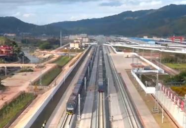 上半年中老鐵路跨境運輸創歷史新高 “黃金大通道”作用持續顯現
