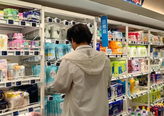 消費需求多元升級 科技賦能產品創新 “防曬經濟”撬動“清涼”大市場
