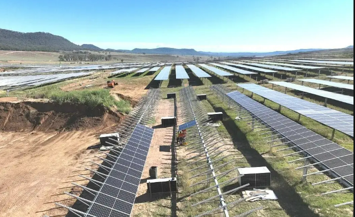 “電”亮澳洲 京能國際澳大利亞沃拉光伏項目全容量并網發電