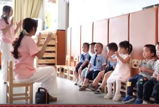 讓嬰幼兒家庭托得上、托得起、托得好 我國加快推進普惠托育服務體系建設