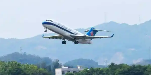 南航運營國產支線客機C909五周年 旅客運輸量累計超過440萬人次