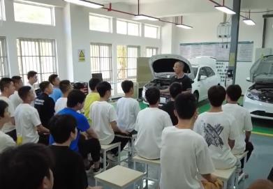 六大領域+三類群體+3000萬人次 我國開展大規模職業技能培訓行動