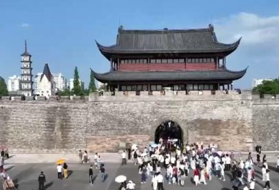 各地文旅市場“全面開花” 多重優惠多樣體驗助燃“夏日經濟”