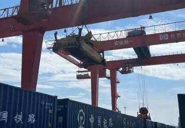 全國首例特型鋼軌海鐵聯運試驗成功