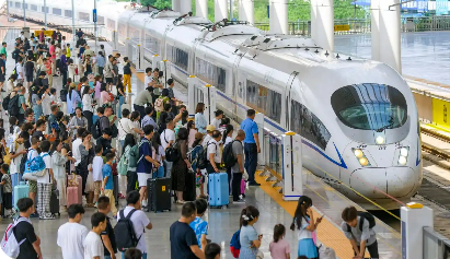 暑運鐵路客流高位運行 旅客發送量超6億人次