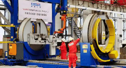 我國自主研發海洋工程柔性制造智能焊接機器人設備系統集成完工