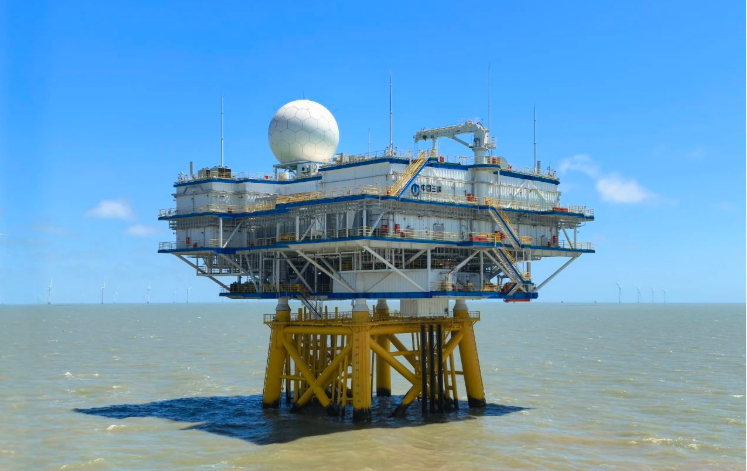 我國首個搭載氣象雷達的海上升壓站安裝完成