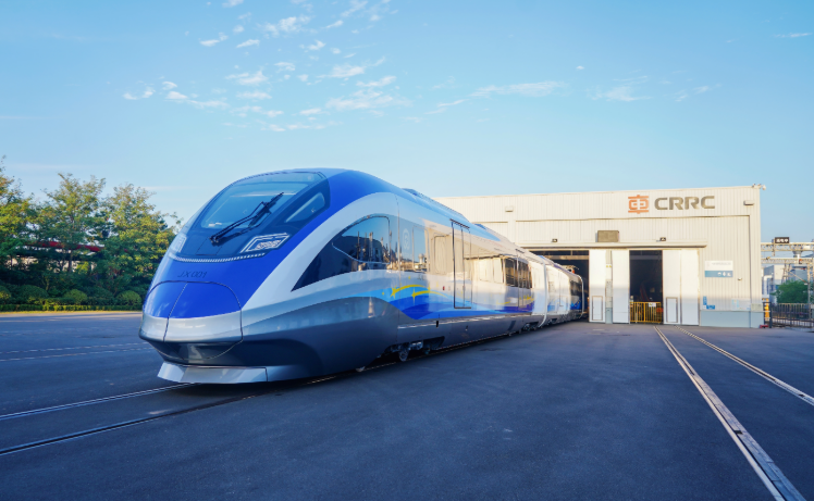 我國首列中國標準智能市域列車青島亮相