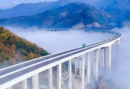 四川“云端高速”+1！九綿高速全線通車 成都4小時直達九寨溝縣