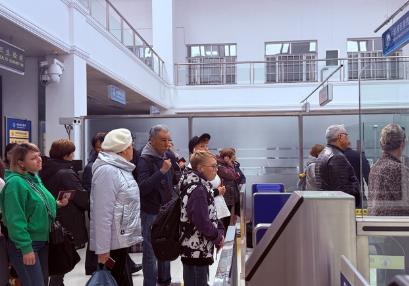 對俄免簽政策“滿月” 饒河跨境游“哈拉少！”