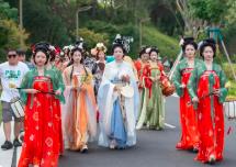 華服“舞動”中原 激活文旅融合新動力