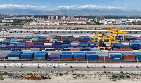 前三季度霍爾果斯口岸進出口貨運量超3400萬噸