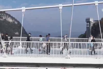 “政策+文化+服務”助推入境游 外國游客暢享“絲滑”便利引燃中國游熱潮