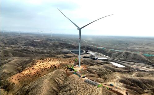 全國首個吉瓦級“沙戈荒”風光同場項目首吊完成