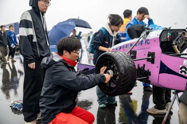 以創新補短板，用青春創未來