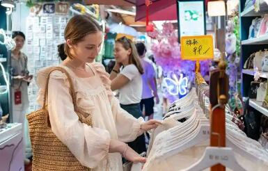 從“中國游”到“中國購”，我國將發力拓展入境消費