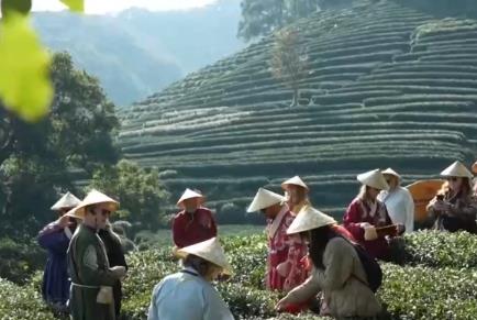 “中國游+中國購”掀熱潮 “利好舉措+優化體驗”服務外國游客解鎖多彩中國