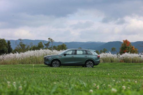 20萬左右混動suv推薦！紅旗HS6 預售開啟，重新定義家庭出行