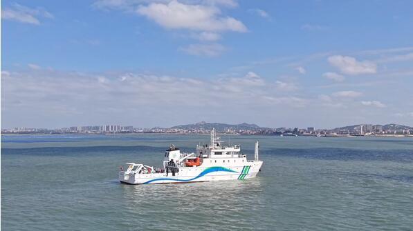 福建首艘綜合性海洋環境監測執法船“中國環監閩001”正式入列