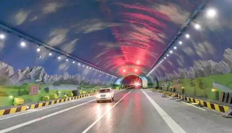 貫通天山！世界最長高速公路隧道“信號滿格”