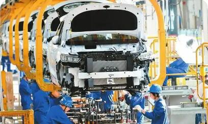 11月我國汽車月度產量首次超過350萬輛