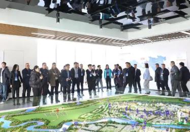 四川邛崍：50余家企業齊聚 共商新材料產業發展