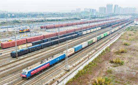 中新多式聯運示范項目重慶—中亞、重慶—東南亞國際班列實現雙向發車