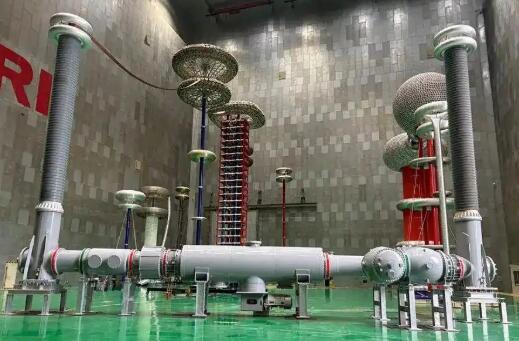 國際首臺800千伏/80千安/8000安大容量GIS設備研制成功