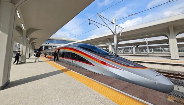 “雙線齊發” 再提速！粵東西時速350公里高鐵兩大通道實現全面貫通