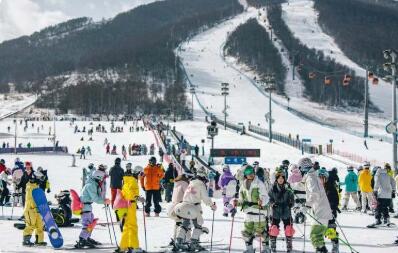 河北張家口：冬奧小城崇禮2025年接待游客破千萬