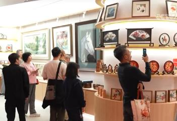 假期消費市場熱潮涌動 需求牽引供給提質升級