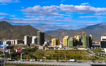 西藏拉薩市地區生產總值首次突破千億元大關