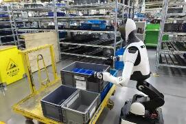 性能突出 出海加速  中國機器人“軍團”霸屏全球科技舞臺