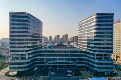 皖北醫療新地標落成，阜陽市第三人民醫院新院區通過竣工驗收