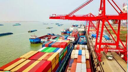 首次突破300萬！安徽省港航集團集裝箱吞吐量同比增長12.5%