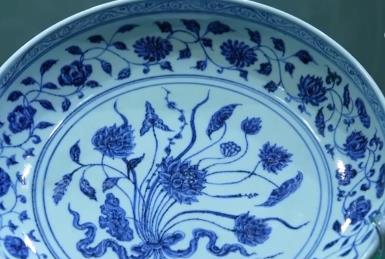 紋飾紋樣與賽博光影碰撞、古韻國風成“頂流審美” 中華文化創新表達彰顯蓬勃生命力