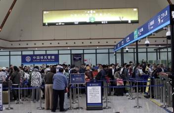 同比增長超三成 中老鐵路迎來外國人入境春節游高峰