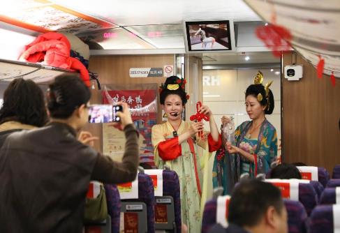 中國春運列車化身傳統文化“流動博物館”